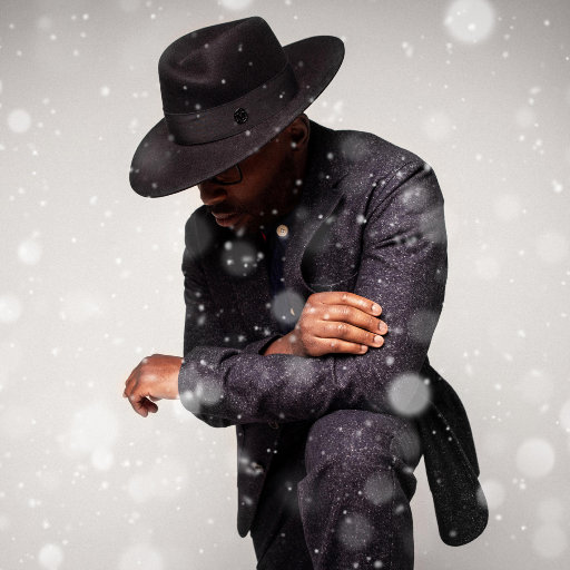 美女漏奶漏逼让男生舔
